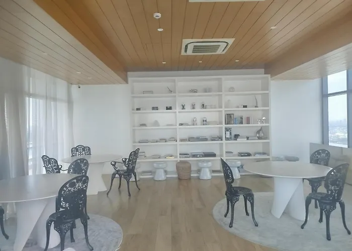 Apartment Aveline Aesthetic Skydeck View Acqua Private Residences Near Rockwell Makati Manila